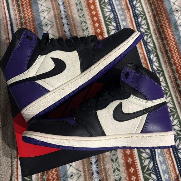 Air Jordan 1 high court purple size 9.5